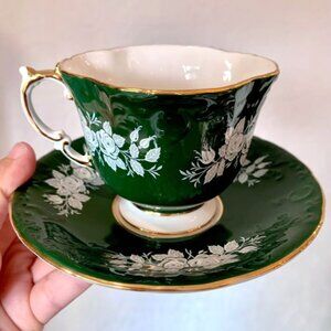 Vintage rare “Christmas Fir Green” Aynsley teacup 🌲